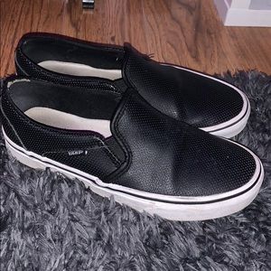 BLACK VANS